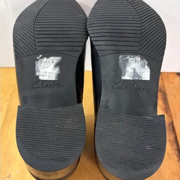 Clarks Ankle Charming Lola Women’s Booties Boots SZ 8 M, Black Leather Pointed - Picture 14 of 15